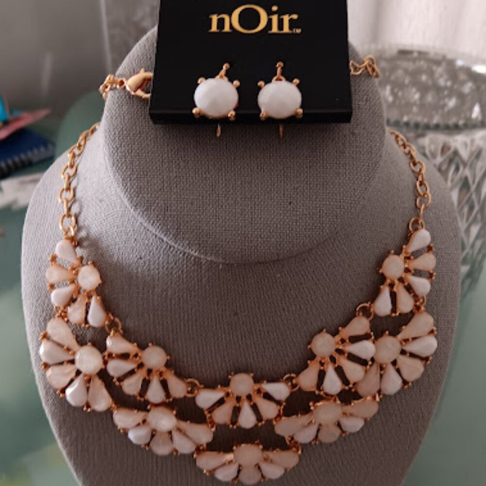 NOIR JEWELRY 2pc SET Mod/Contemporary Gold White Stone Necklace & Earrings - Picture 1 of 6